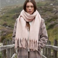 B496R Beechfield  Fluffy Scarf (Var 01)